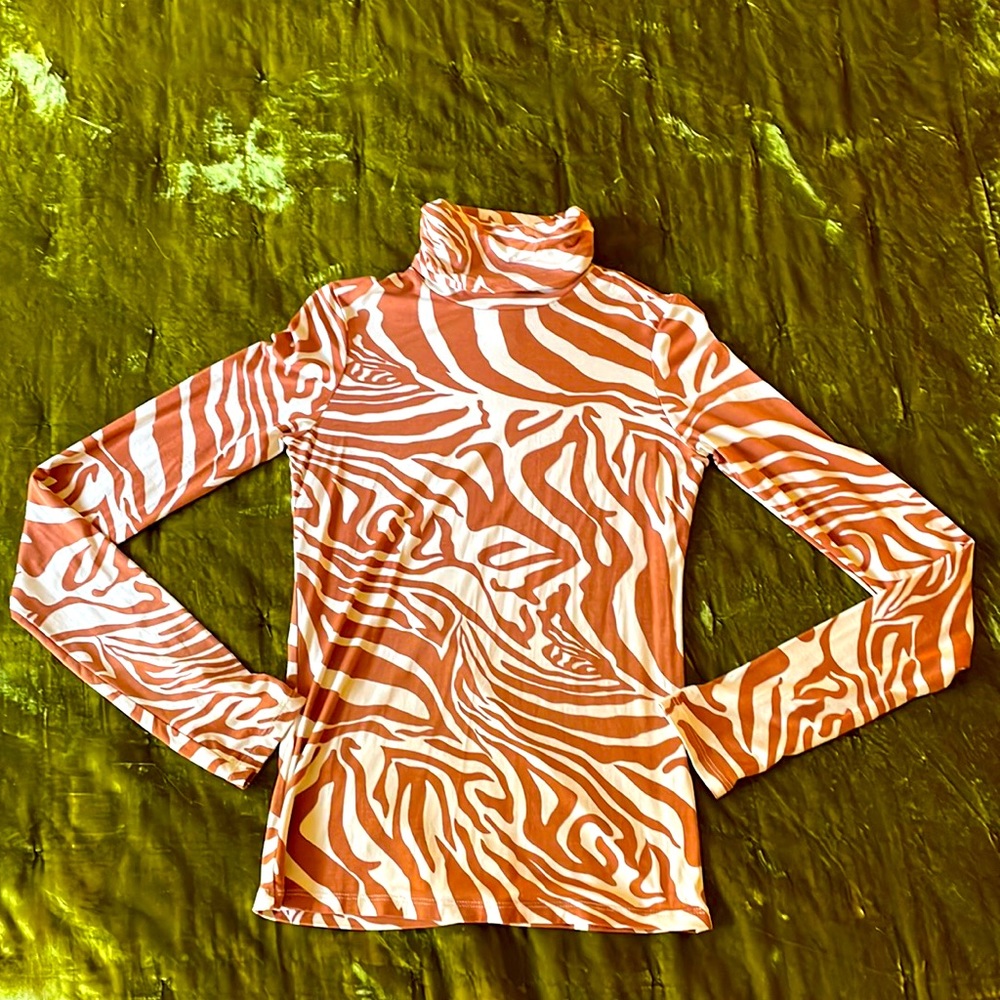 RACHEL PALLY Turtleneck!